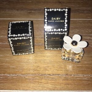 marc jacobs daisy deluxe
